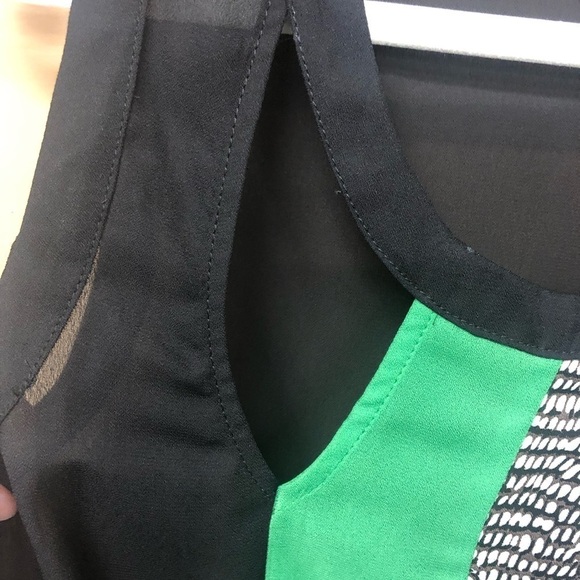 Madison Paige Semi Sheer Colorbock Lightweight Blouse Size Medium NWT - Picture 3 of 7